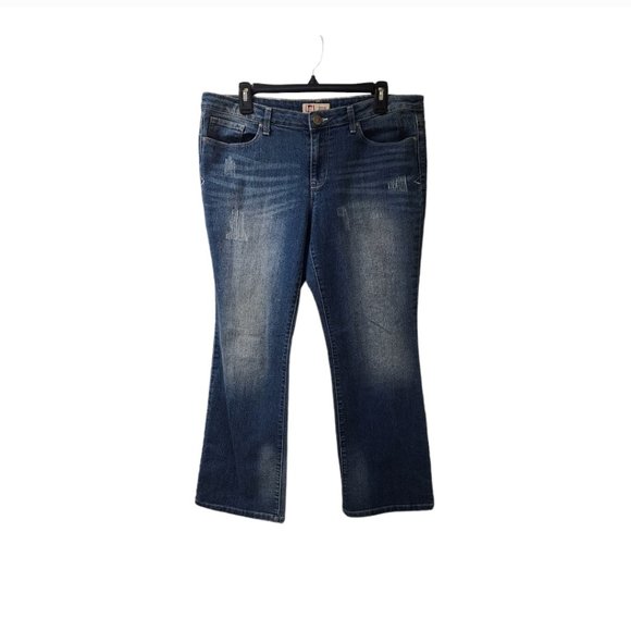Lei Felicia Lowrise Bootcut Blue Jeans Size 15 Short Lightly Distressed y2k - Picture 1 of 8